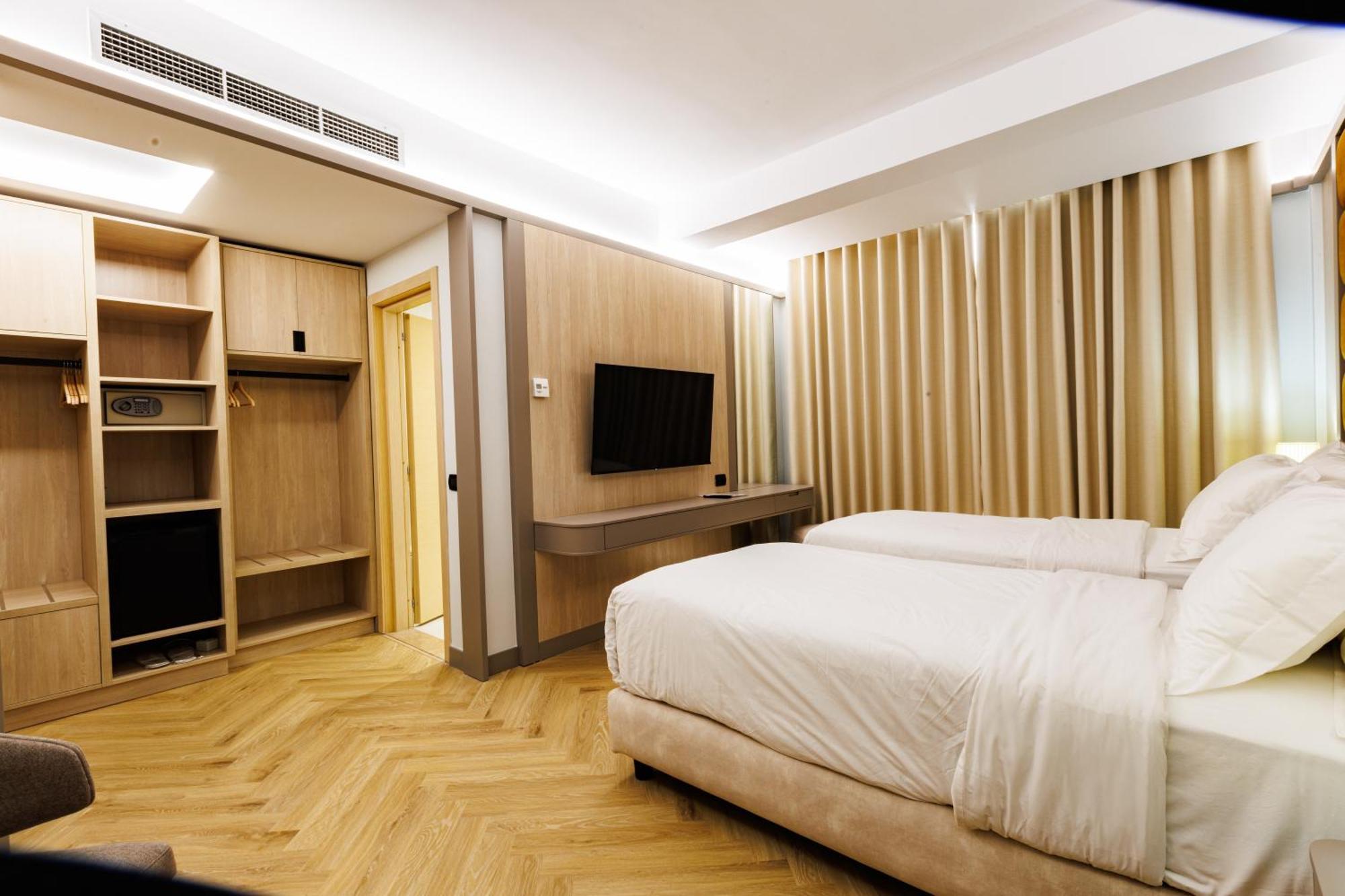 Hotel Fieri Ngoại thất bức ảnh