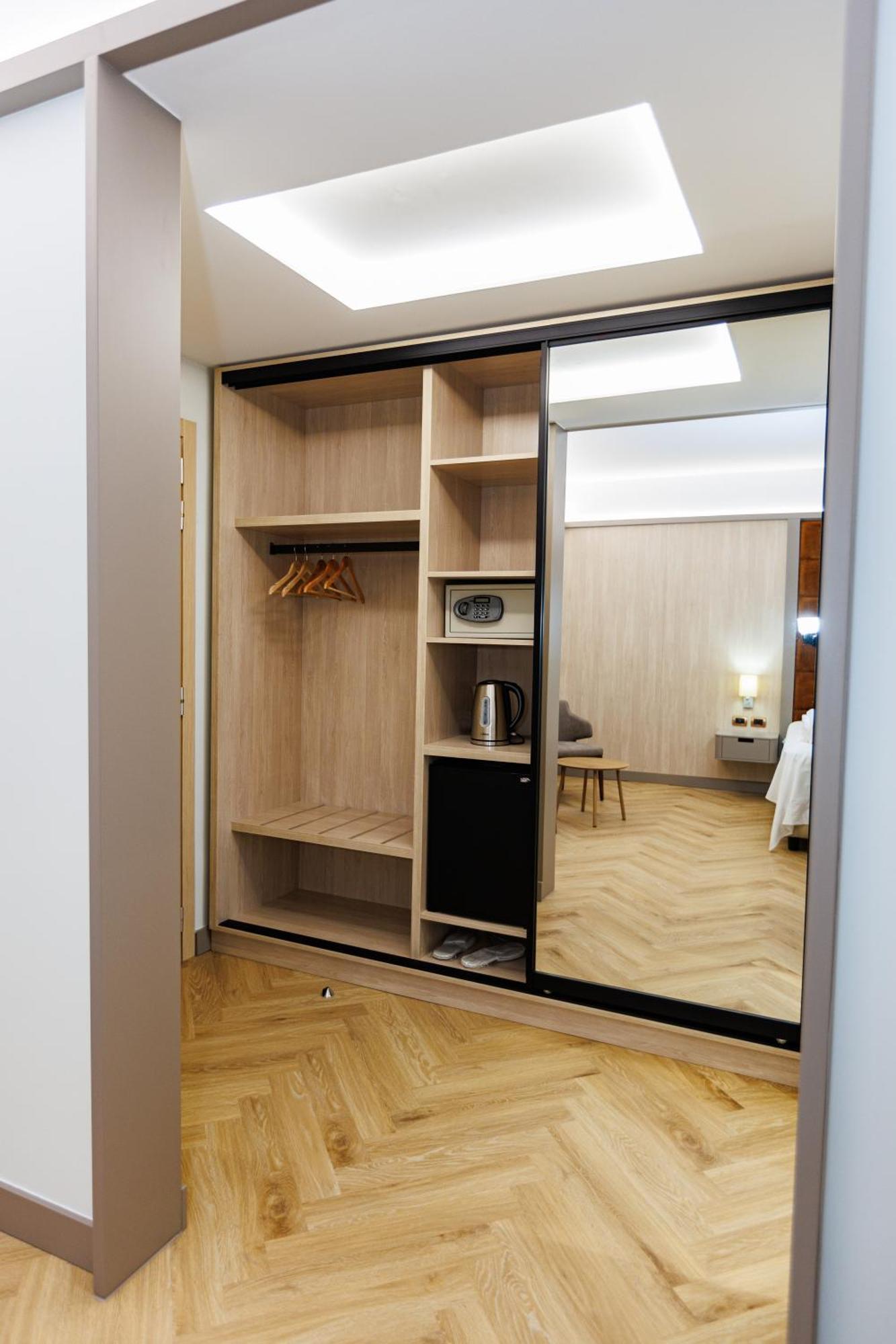 Hotel Fieri Ngoại thất bức ảnh